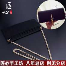 장인 핸드메이드 클러치 지갑의 그림