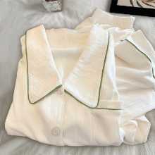 파자마  산후 모유 수유의 그림