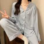 파자마  산후 모유 수유의 그림