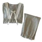 산후 모유 수유 잠옷의 그림