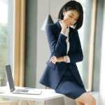 봄과 가을 여성 정장의 그림