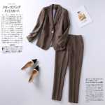 여성정장의 그림