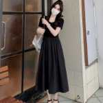 블랙 헵번 스타일 반팔 디자인 감각 기질 드레스의 그림