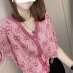 브이넥 여성용 탑 니트 카디건 재킷의 그림