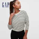 갭 여성 캐주얼 스트라이프 루즈 긴팔 티셔츠의 그림