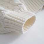 트위스트 라운드 넥 점퍼의 그림