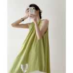 아보카도 그린 린넨 드레스의 그림