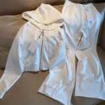 후드 스웨터 정장의 그림