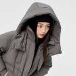 여성 패션 다운 재킷의 그림