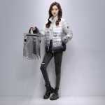 여성용 라이트 숏 다운 재킷의 그림