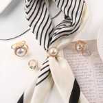 진주 스카프 버클의 그림