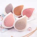 양모 따뜻한 귀 머프의 그림