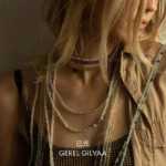 다목적 목걸이 팔찌 발찌의 그림