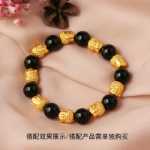 머리 팔찌 전송의 그림