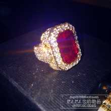 주얼리 반지 커플 골드 반지의 그림