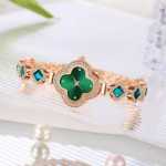 네잎 클로버 시계 여성 팔찌의 그림