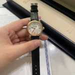 다이아몬드 쿼츠 오토매틱 기계식 다이아몬드 악어 가죽 시계의 그림