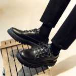 남성 레이스 업 캐주얼의 그림