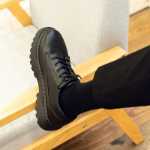 남성 레이스 업 캐주얼의 그림