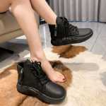 캐주얼 여성 신발의 그림