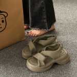 스포츠 캐주얼 샌들의 그림