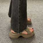 스포츠 캐주얼 샌들의 그림