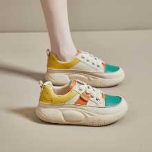 임산부 캐주얼 신발의 그림