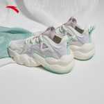 여성 복고풍신발의 그림