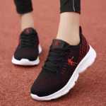 여성 캐주얼 신발의 그림