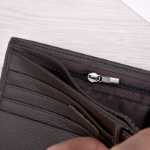 남성용 벨트 버클 지갑의 그림