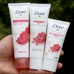 도브 트래블 팩 석류 샤워 젤 + 샴푸 + 바디 밀크 3 in 1 휴대용 케어 세트의 그림