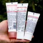 도브 트래블 팩 석류 샤워 젤 + 샴푸 + 바디 밀크 3 in 1 휴대용 케어 세트의 그림