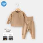 아기 잠옷 세트의 그림