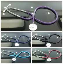 어린이 시뮬레이션 청진기 장난감 남학생과 여학생 놀이 집 유치원 교구 의사 청진기 역할 놀이 소품의 그림