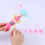 수동 회전 목마 어린이 유치원 교육 발광 멋진 만화 관람차 플라스틱 장난감 선물 가판대의 그림