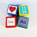 주사위 교구는 카드에 삽입 할 수 있습니다 어린이 영어 교실 게임 소품 대형 초등학교 수학 유아 컬러 장난감의 그림