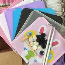 간단한 조합 옷장 수지 매직 피스 책장 DIY 신발 캐비닛 플라스틱 조각 조립 도어 플레이트 단일 조각 철망 보관 캐비닛의 그림