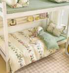 대학 기숙사 침구 세트의 그림