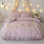 실크 4 피스 침구세트의 그림