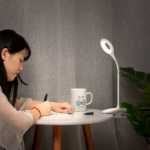 책상 램프 충전식의 그림