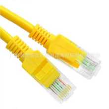 노란색 네트워크 케이블의 그림