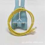 노란색 네트워크 케이블의 그림