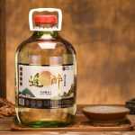 구이저우 간장 아로마 타입 53도 벌크 수수 순곡 베이스 와인 숙성 다쿠쿤샤 버블 와인 10kg 배럴 화이트 와인의 그림