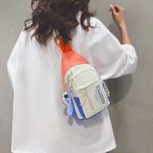 여성 스포츠 배낭의 그림