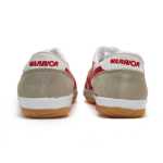 남성 및 여성 트레이닝화의 그림