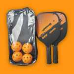 피클볼 피클볼 라켓 그물 빨간색 스포츠 중년 남성 및 여성 야외 테니스 훈련 가족 세트의 그림