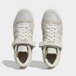 아디다스 여성 스포츠 슈즈의 그림