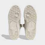 아디다스 여성 스포츠 슈즈의 그림