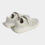 아디다스 여성 스포츠 슈즈의 그림