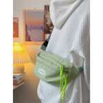 다용도 가슴 가방의 그림